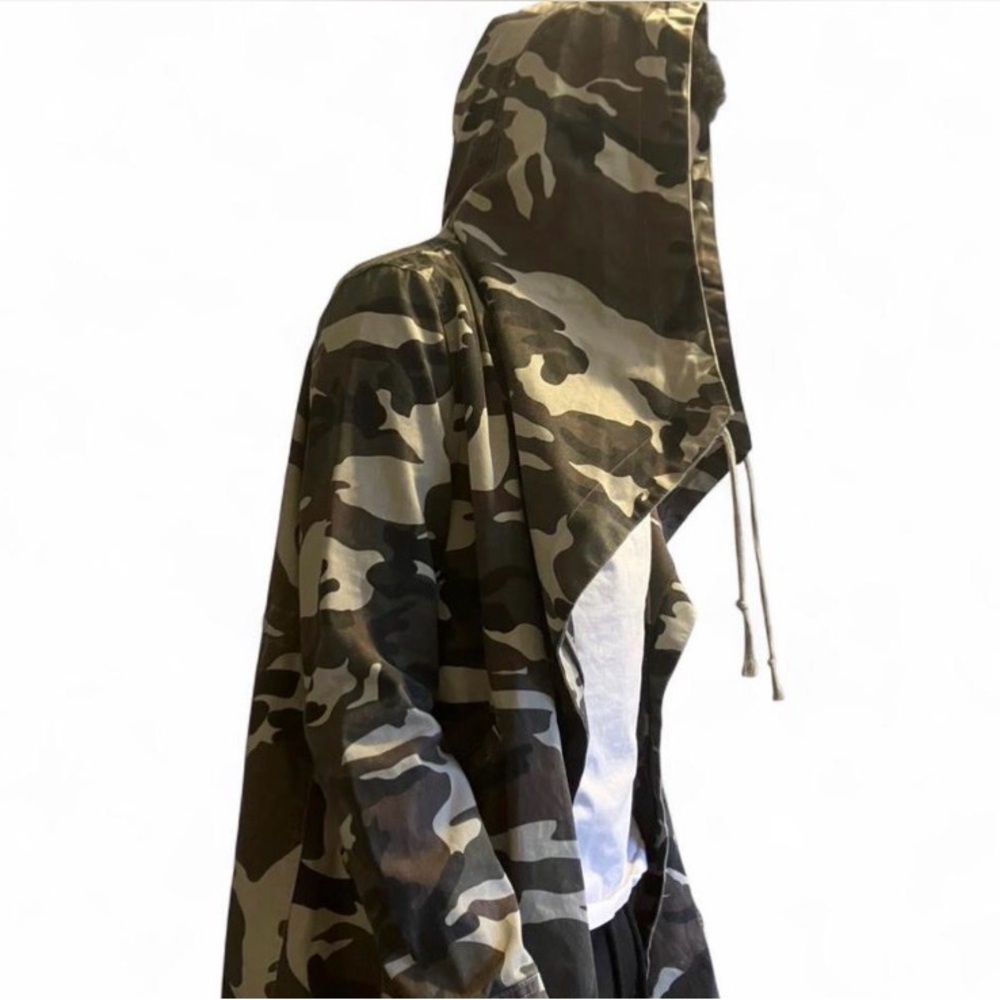 Camouflage‎ Hooded Lightweight Jacket